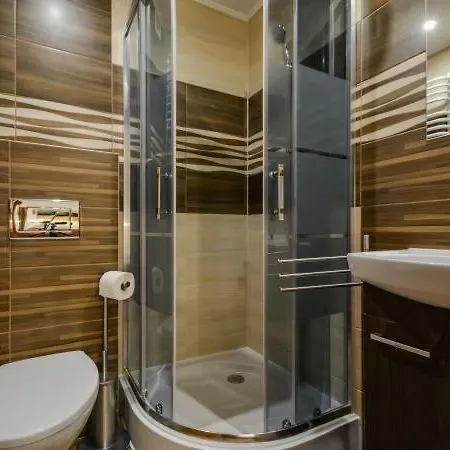 Bed & Breakfast Willa Pod Klonem Pokoje Goscinne *