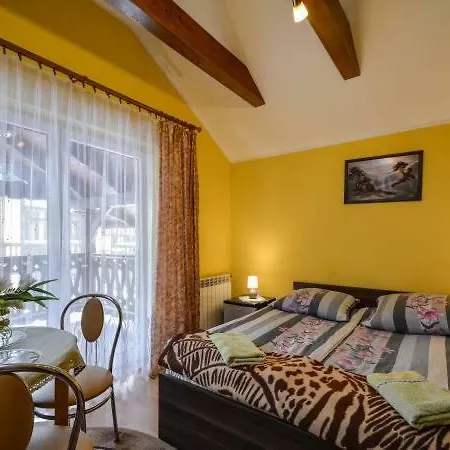 Willa Pod Klonem Pokoje Goscinne