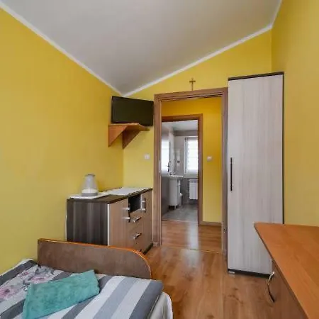 Bed & Breakfast Willa Pod Klonem Pokoje Goscinne *