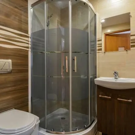 Bed & Breakfast Willa Pod Klonem Pokoje Goscinne *